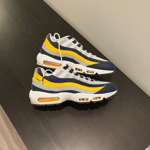 Nike Air Max 95 “Michigan” size 11